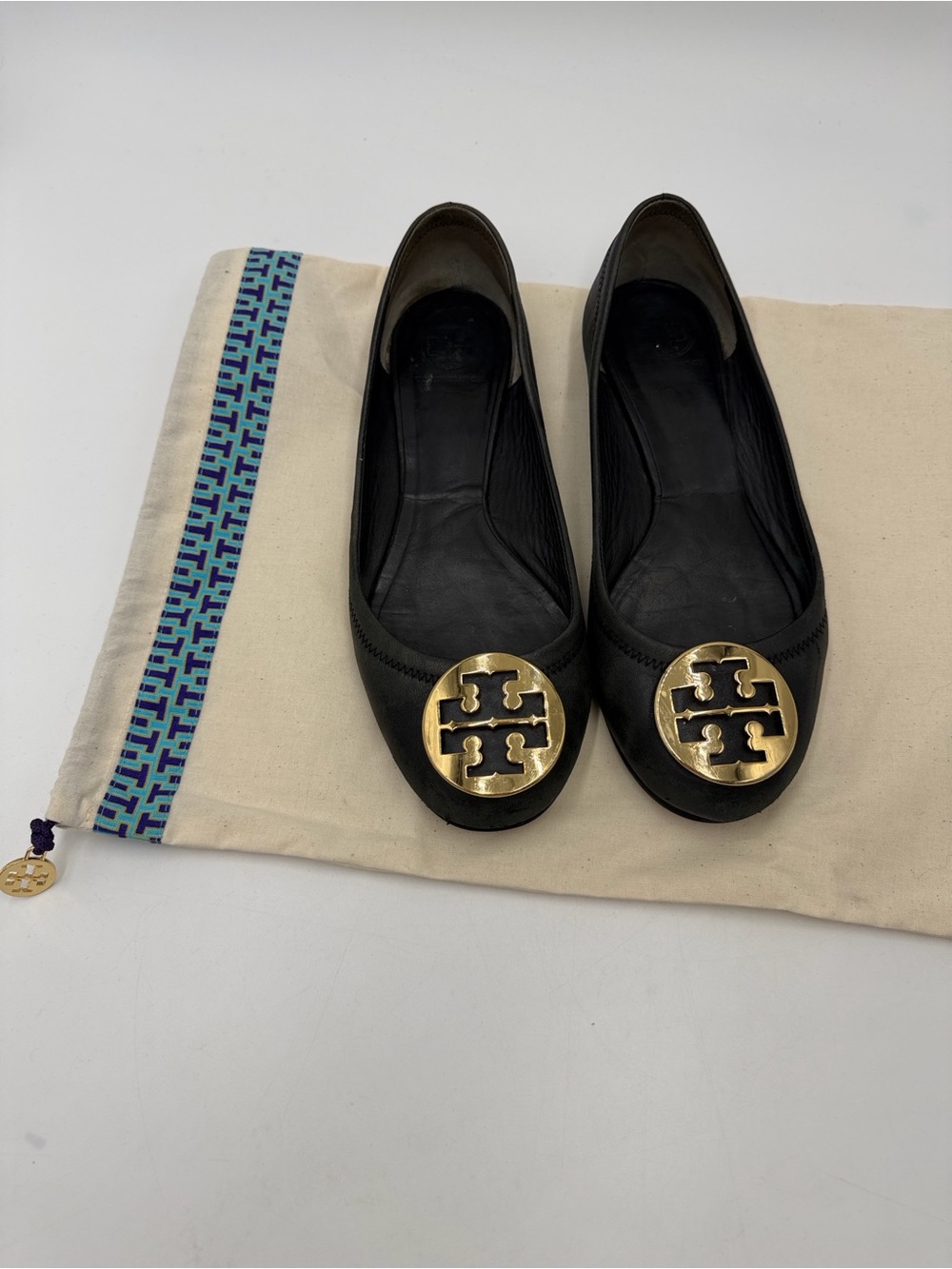 Tory Burch Black Leather Logo Medallion Ballet Flats - Picture 2 of 7